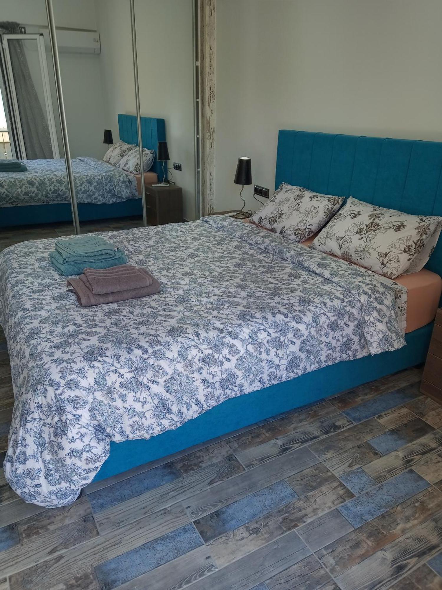 δίπλα στο Intercontinental! Apartment