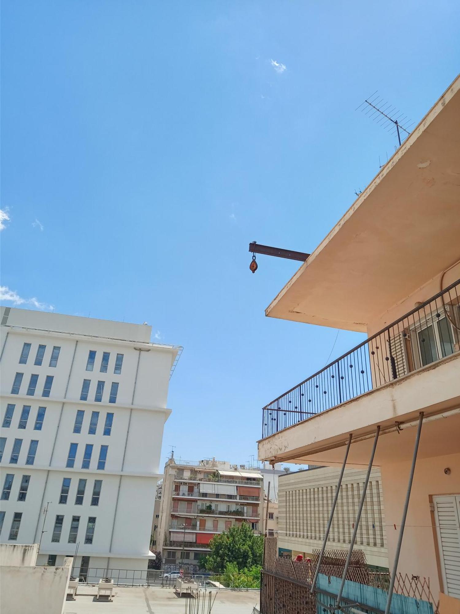 δίπλα στο Intercontinental! Apartment