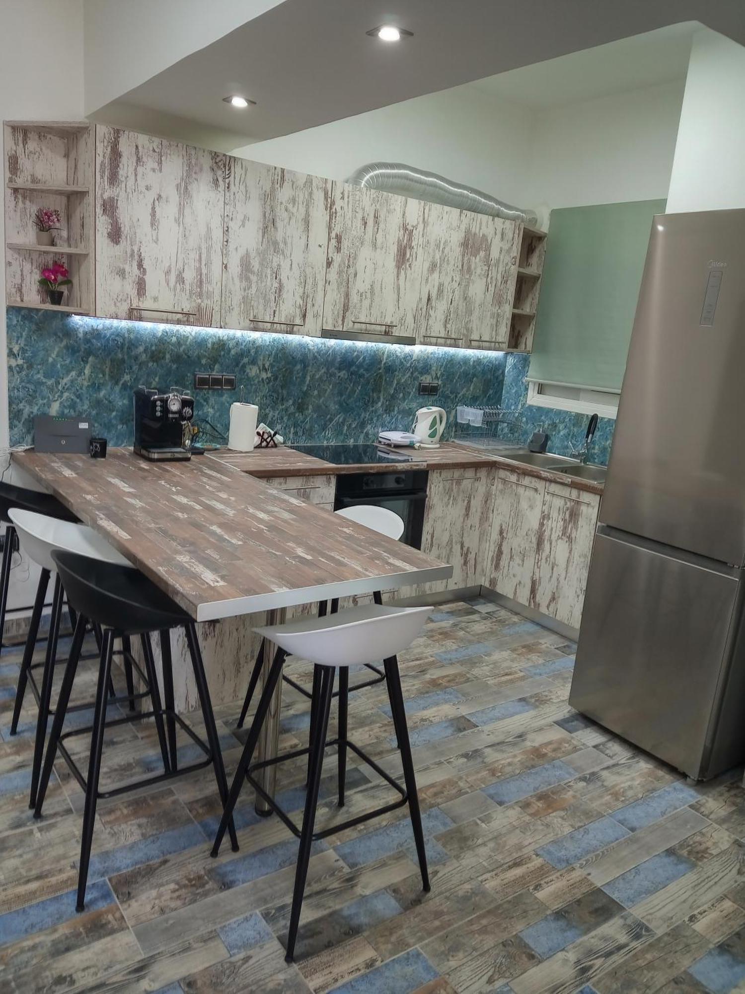 δίπλα στο Intercontinental! Apartment