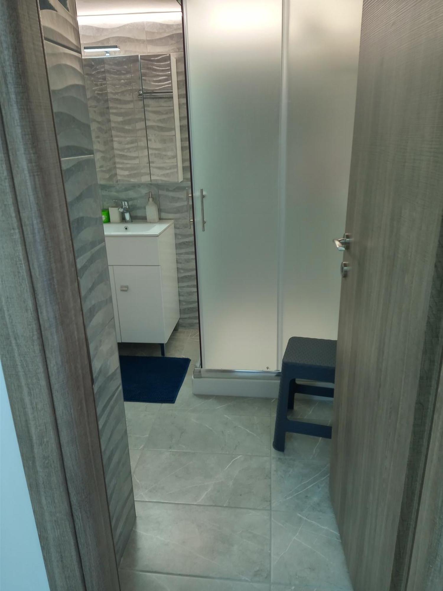 Apartment δίπλα στο Intercontinental!