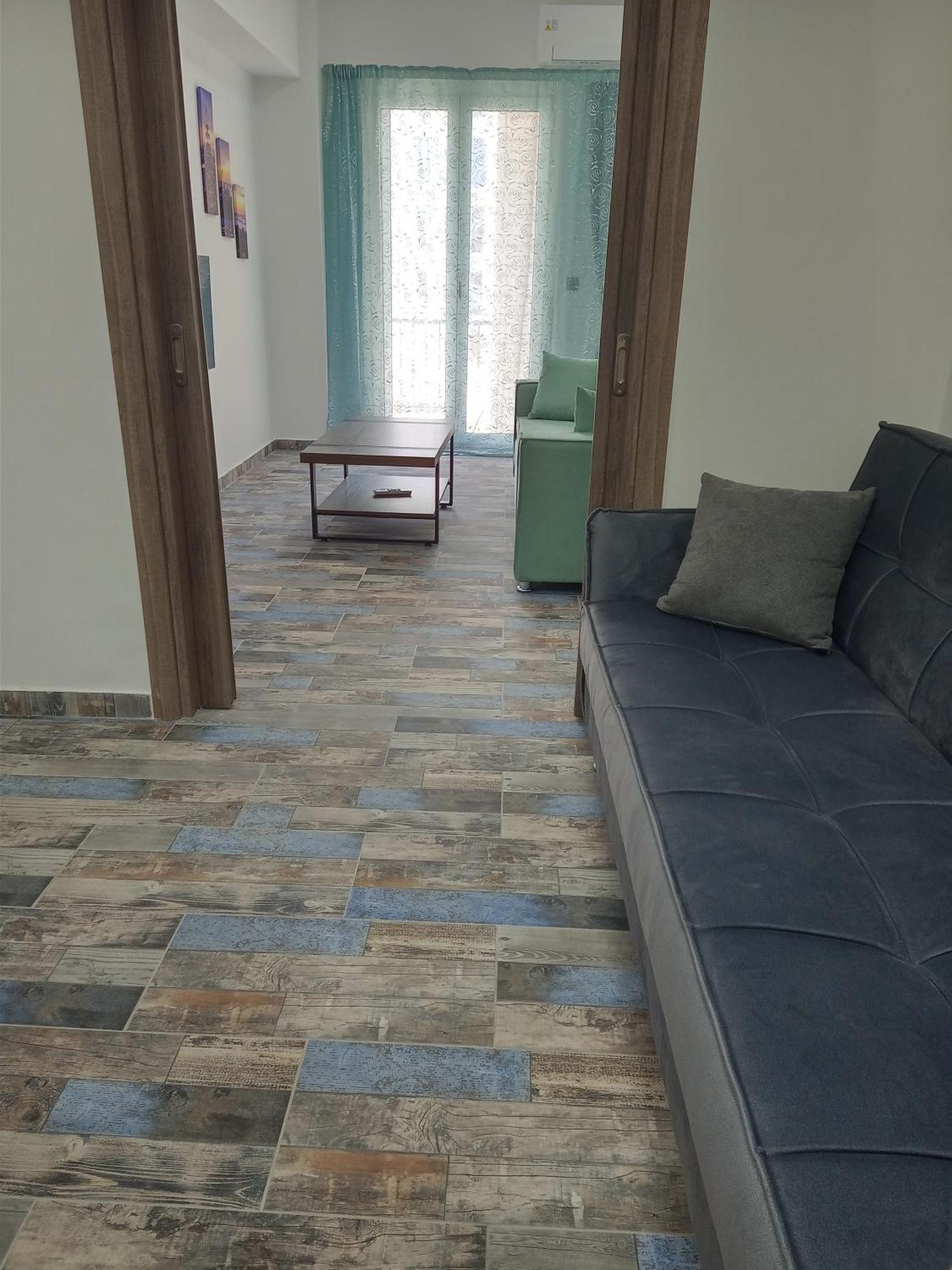 δίπλα στο Intercontinental! Athens