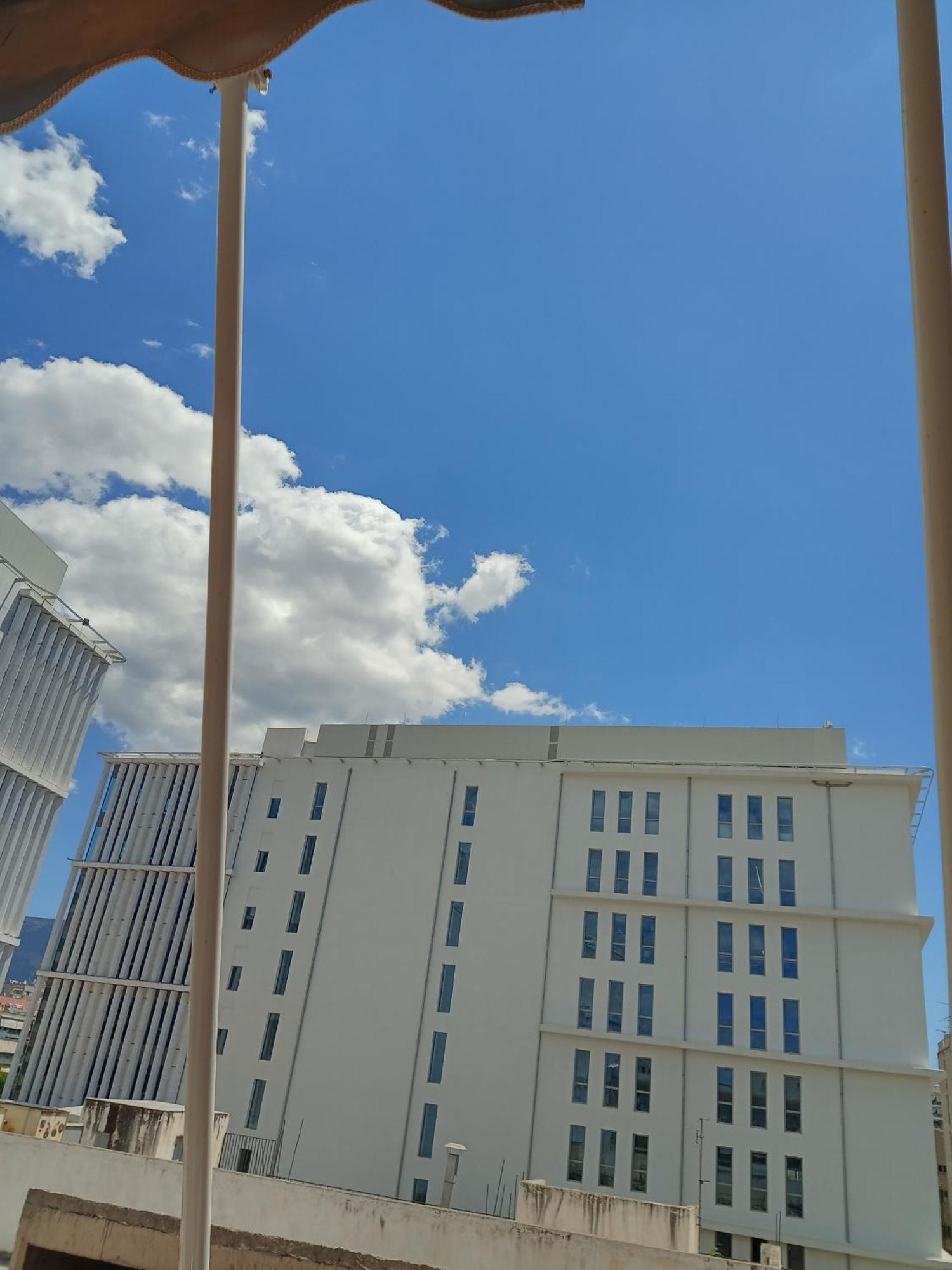 Apartment δίπλα στο Intercontinental!