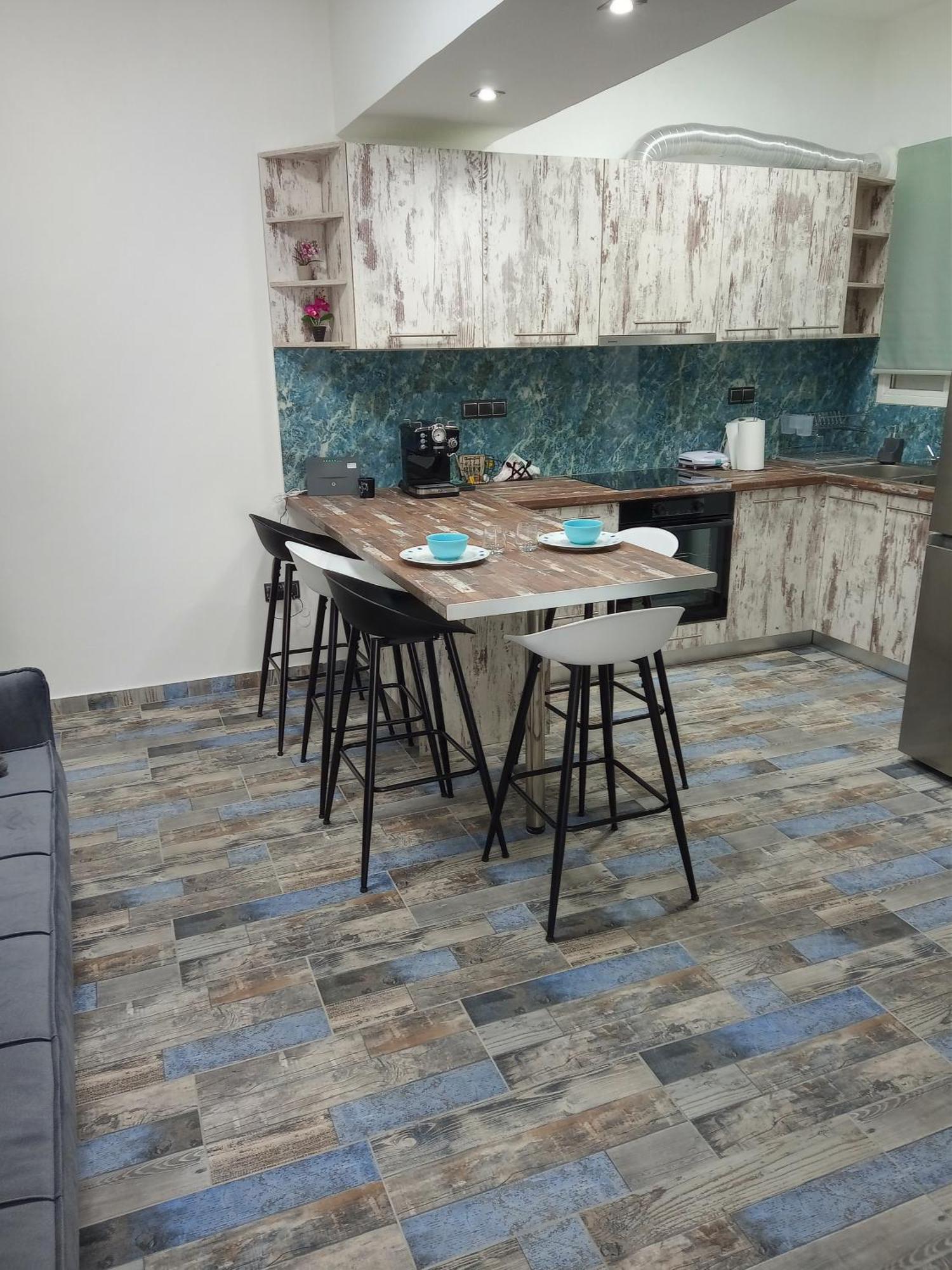 δίπλα στο Intercontinental! Apartment *